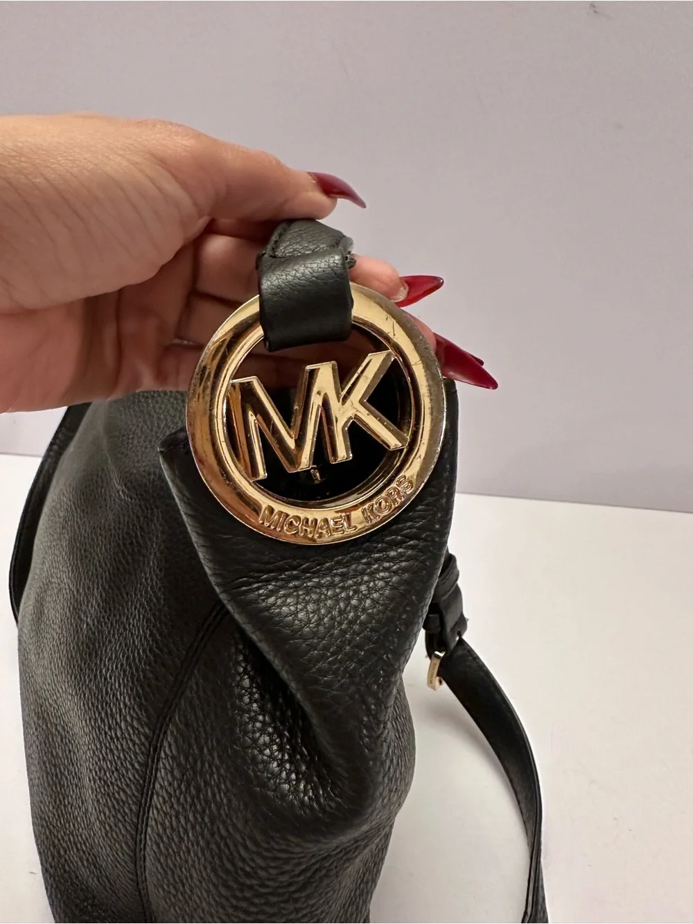 MICHAEL KORS PEBBLED LEATHER • CROSSBODY CLASSIC W/ADJUSTABLE STRAPS PRELOVED